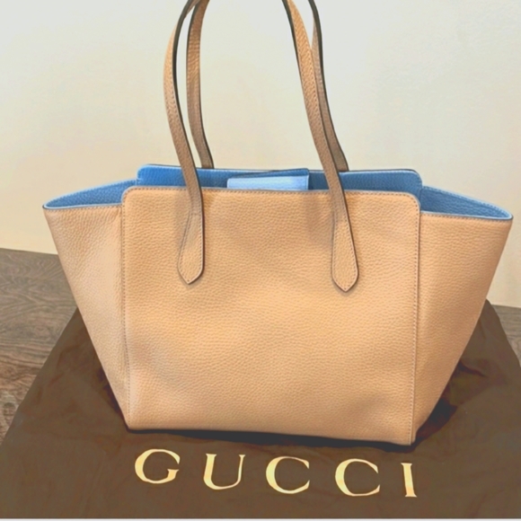💖💖 ➡️➡️ Gucci Leather Medium Swing Tote Bag with Hang Tag and Foil Monogram - Picture 13 of 14